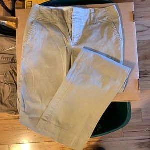 Old Navy khaki pant size 2 stretch, low waist
